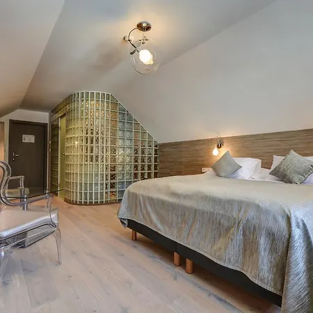 Amenity & Ξενοδοχείο 4*
