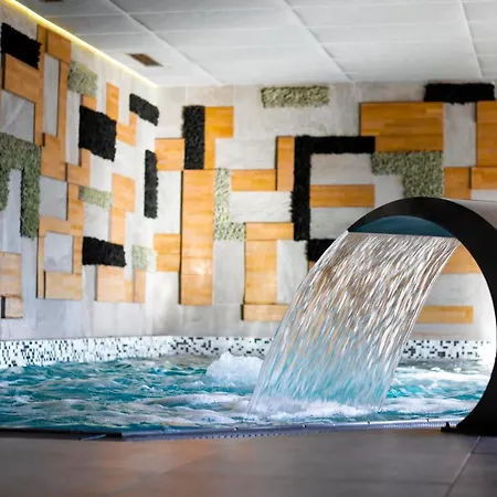 Готель Amenity & 4*